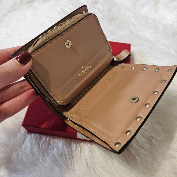 Valentino (Authentic) Khaki Leather Rockstud Zippy Wallet w/ Box & Dust Cover - Picture 9 of 14